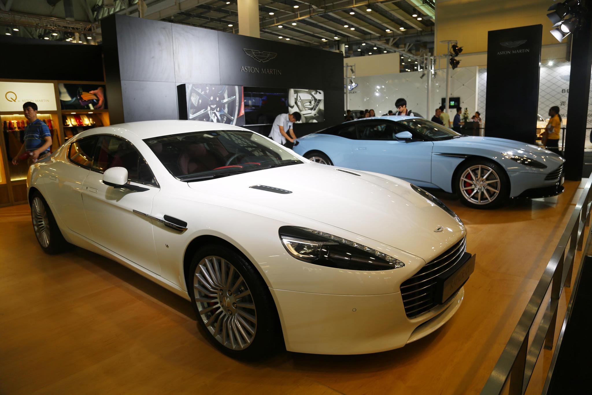 300万:兰博基尼Huracan、阿斯顿马丁Rapide、讴歌NSX,你选谁