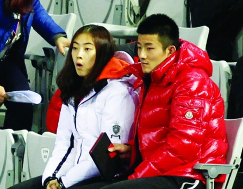 奥运冠军谌龙求婚王适娴成功,网友调侃:千万别学林丹