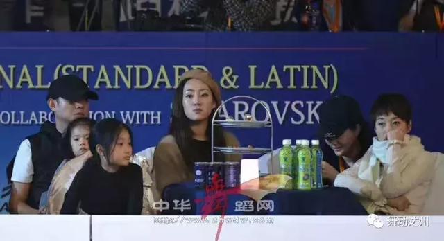 文章马伊琍大女儿文君竹参加拉丁舞比赛荣获第