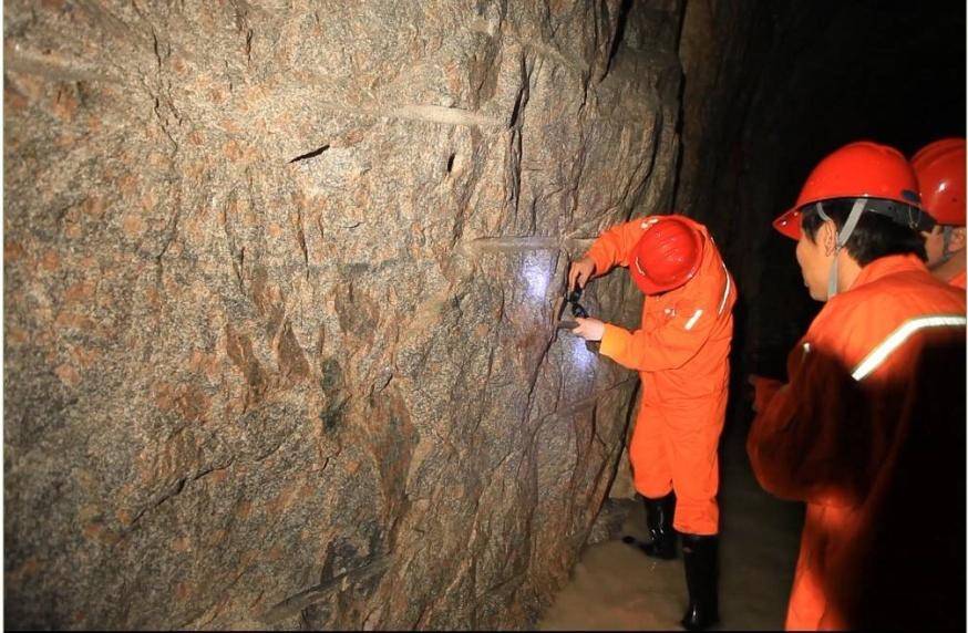 2017年3月,三山岛矿区西岭金矿"被山东黄金集团探获,其经济价值可达