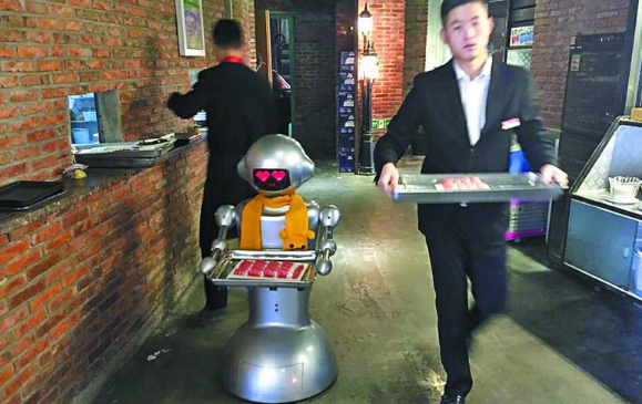 传菜员:工资收入少的可怜,凭自己劳动谋生,值得尊重!