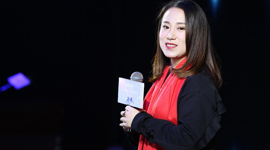 东北女神丫蛋离婚后,身材发福,好心情和粉丝互动