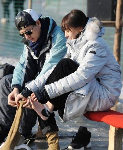 郑爽晒和老爸聊天截图,超级友爱,网友:长得丑,演技差,她是怎么火