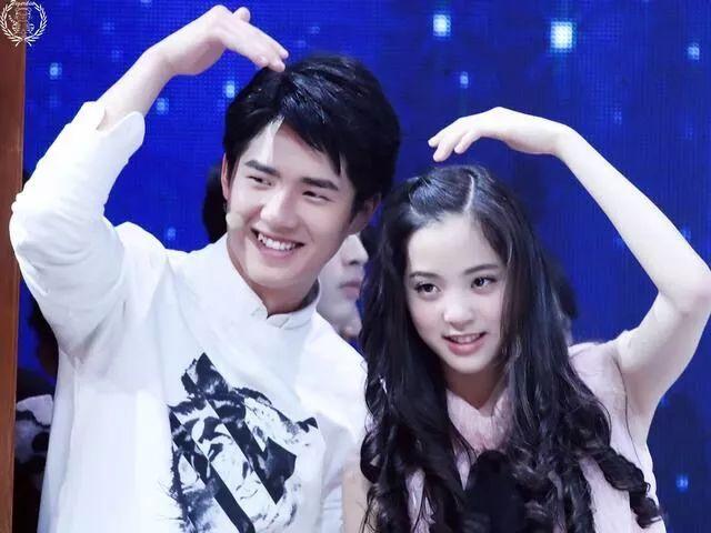 卓伟"周一见"复出!曝中戏帅哥姐弟恋!刘昊然谭松韵躺枪!