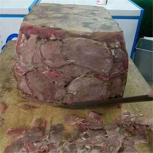 "压板羊肉"也叫"垛子羊肉"或直呼"垛子肉".