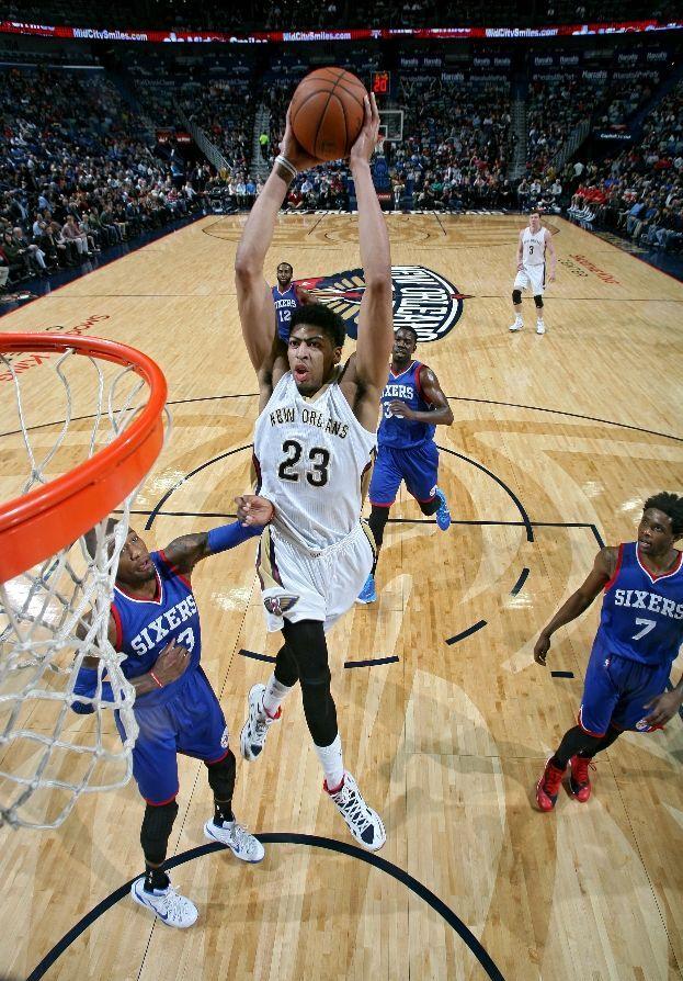 安东尼-戴维斯詹姆斯在联盟中已经是神一样的存在了,绝对实力的球场