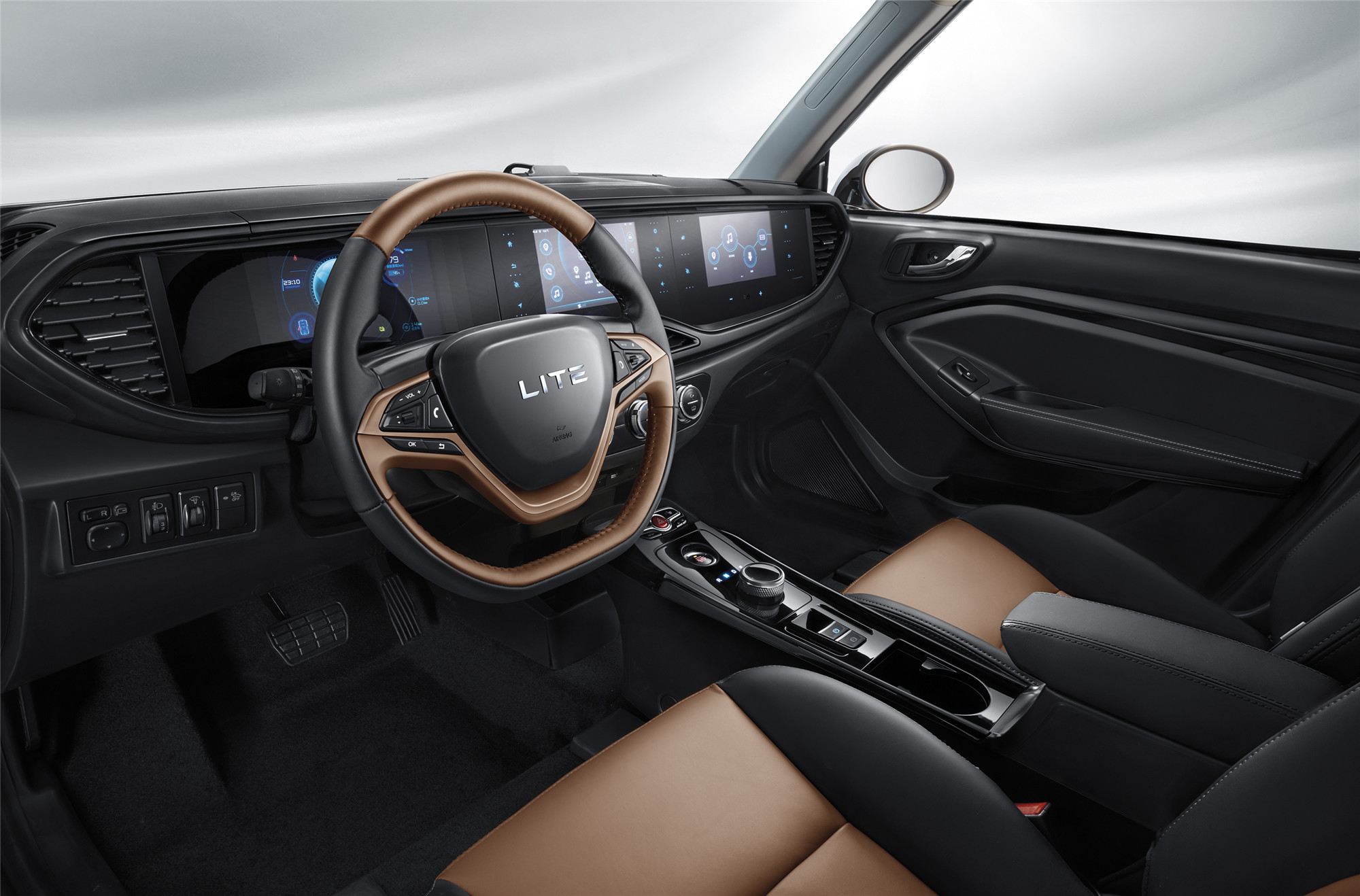 年轻就要独树一帜 lite为何让我锋芒毕露-新浪汽车