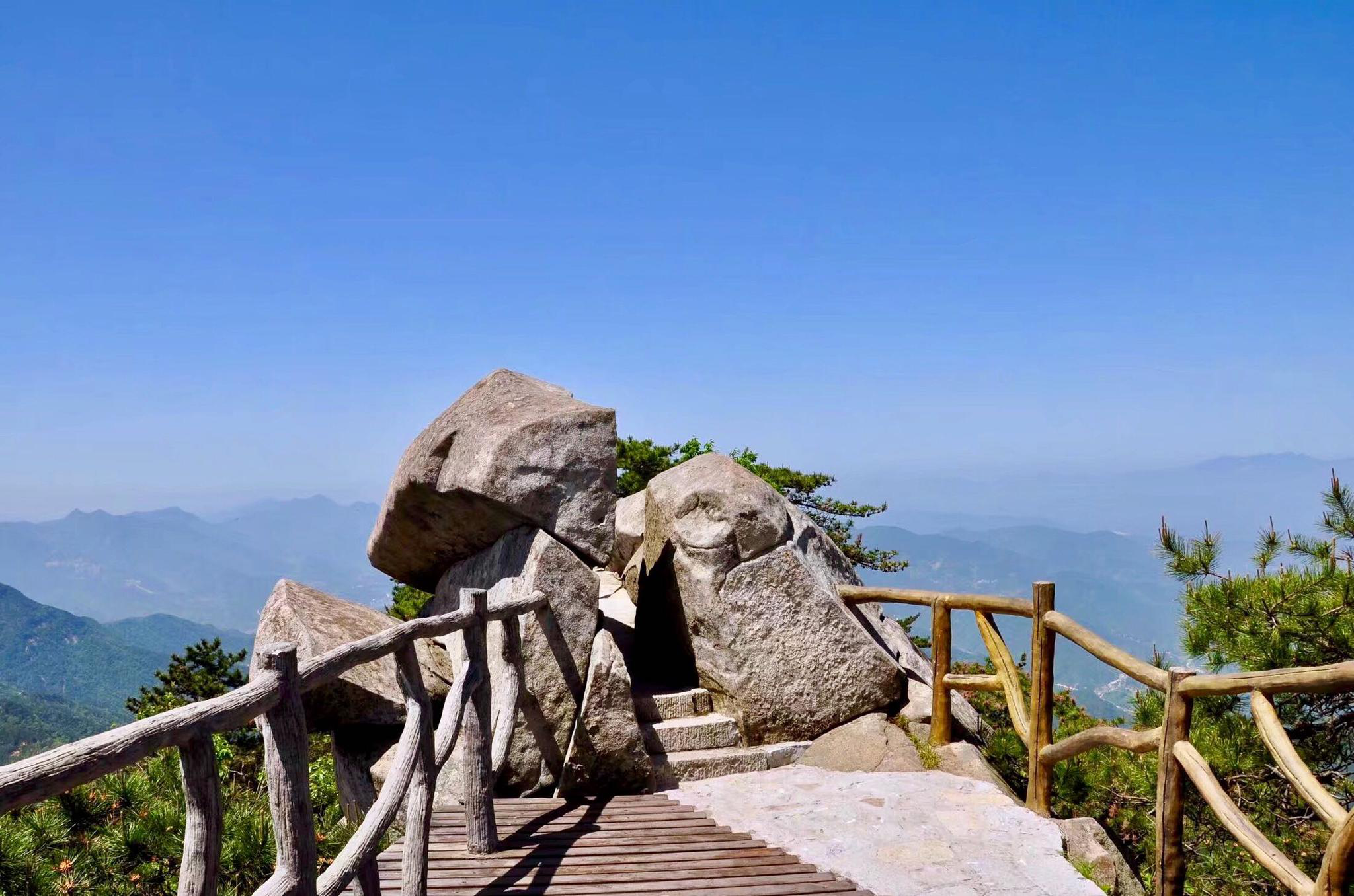 罗田薄刀峰风光