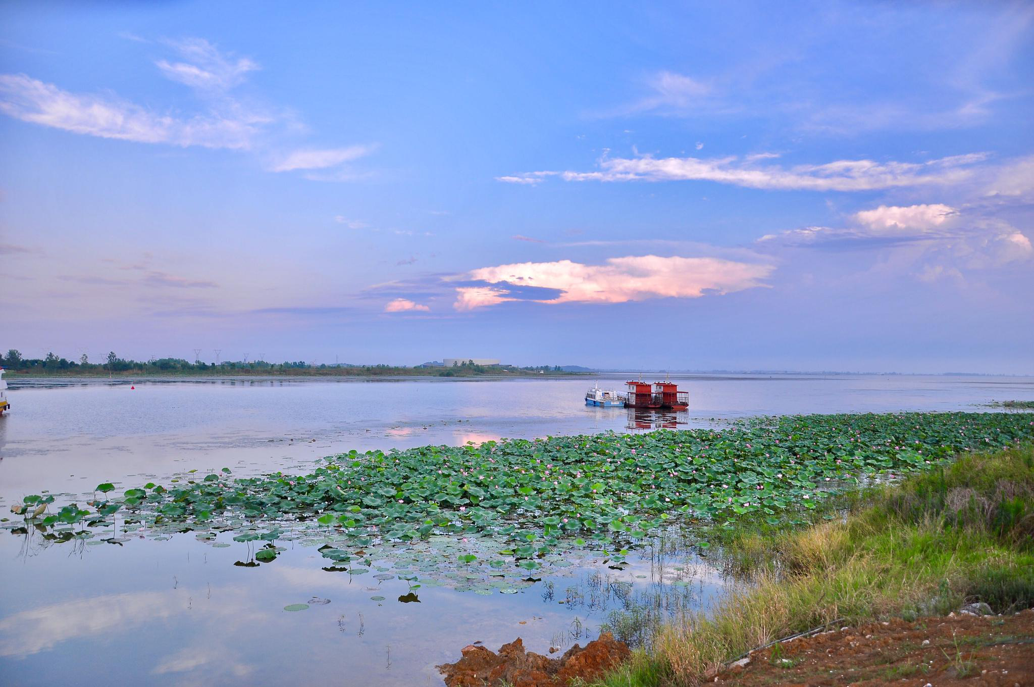 一抹霞光梁子湖湖北省鄂州市