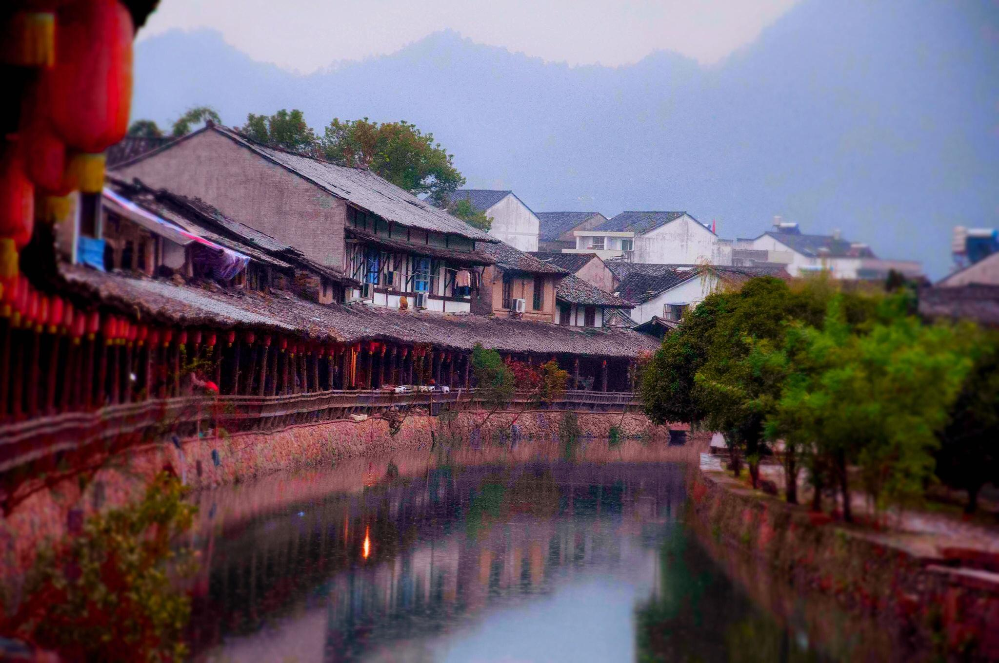 雨中的丽水古街摄于浙江永嘉