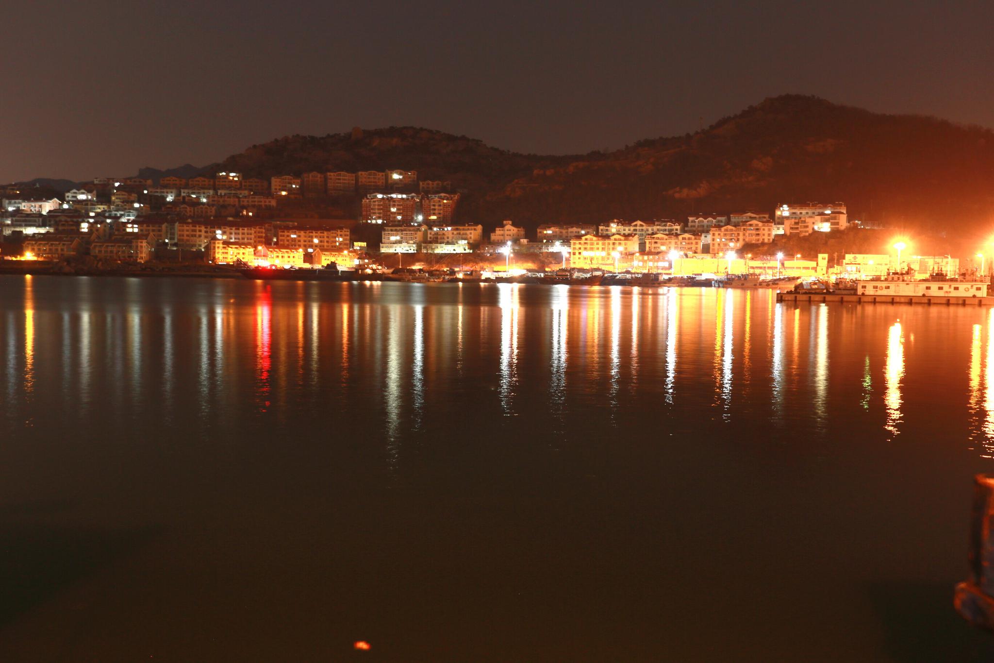 青岛渔人码头夜景图片