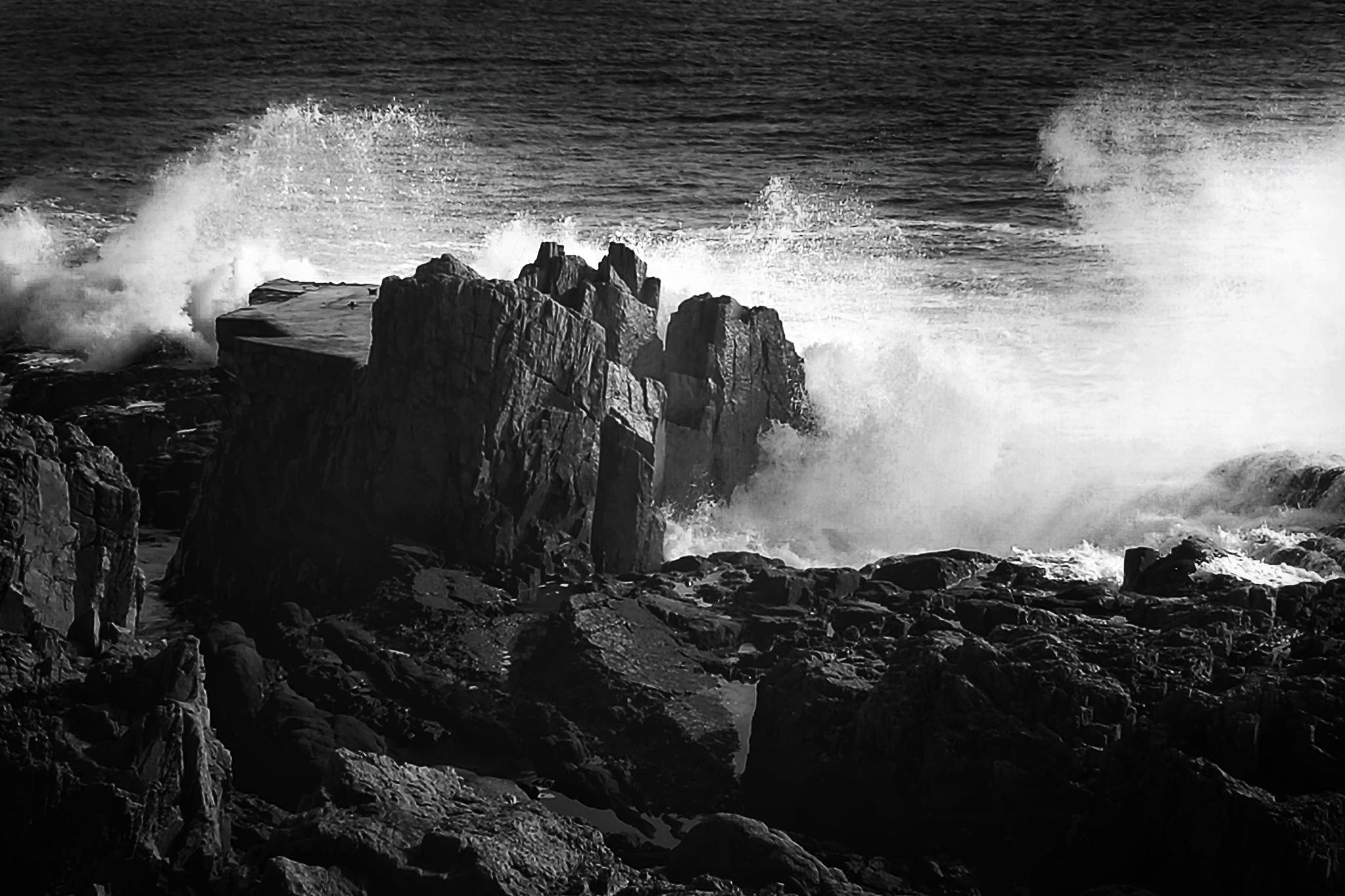 【手机黑白映像】海浪礁石