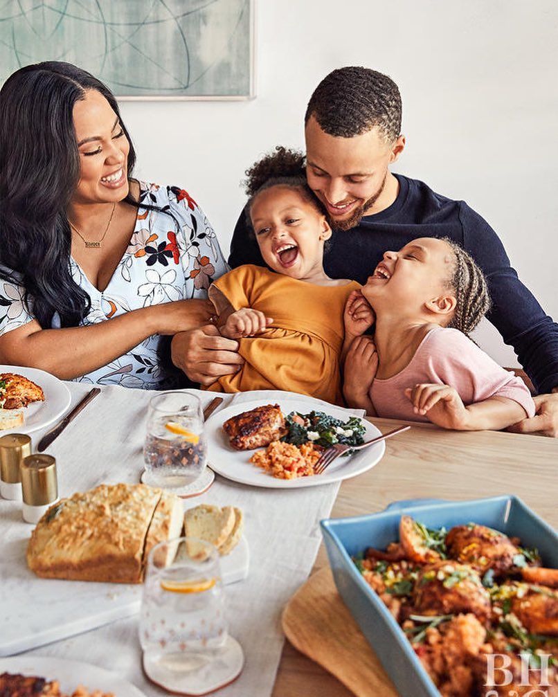 库里一家登上杂志拍摄封面照片