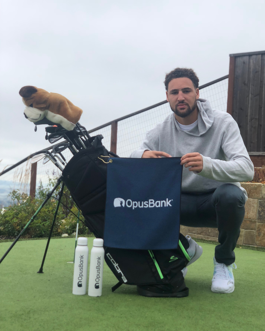 汤普森更新与rocco的合照