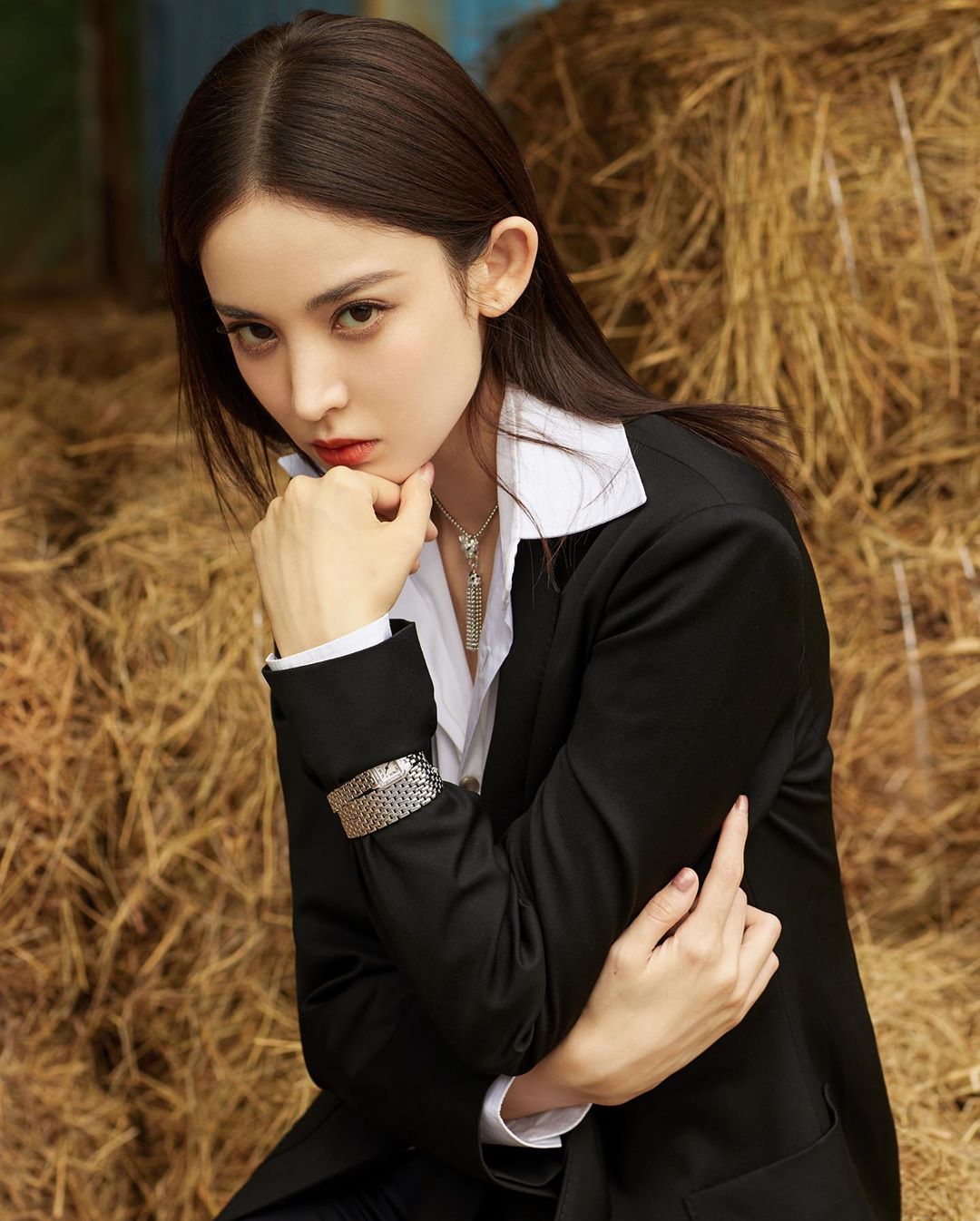 古力娜扎中性职业装,眼神带电哦!|职业装|带电|眼神_新浪新闻