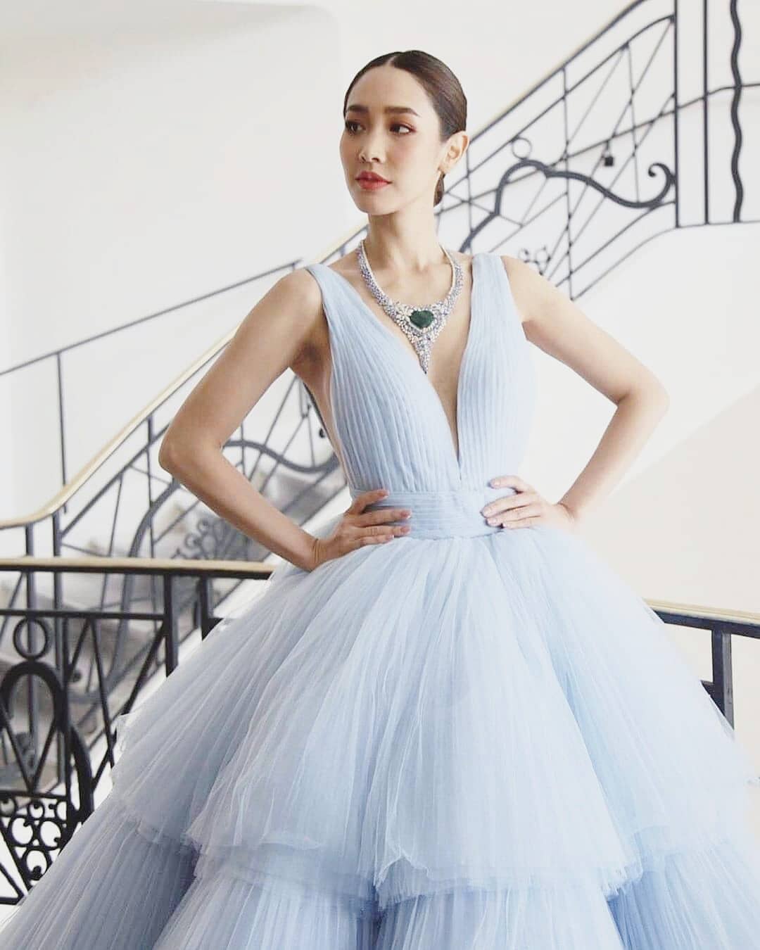 戛纳电影节泰国女星邱敏敏太仙了