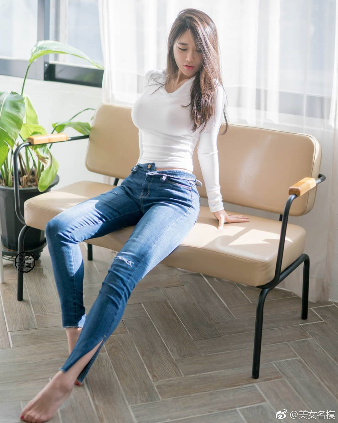 颜值高,身材好的美女,看一眼就被深深吸引了.