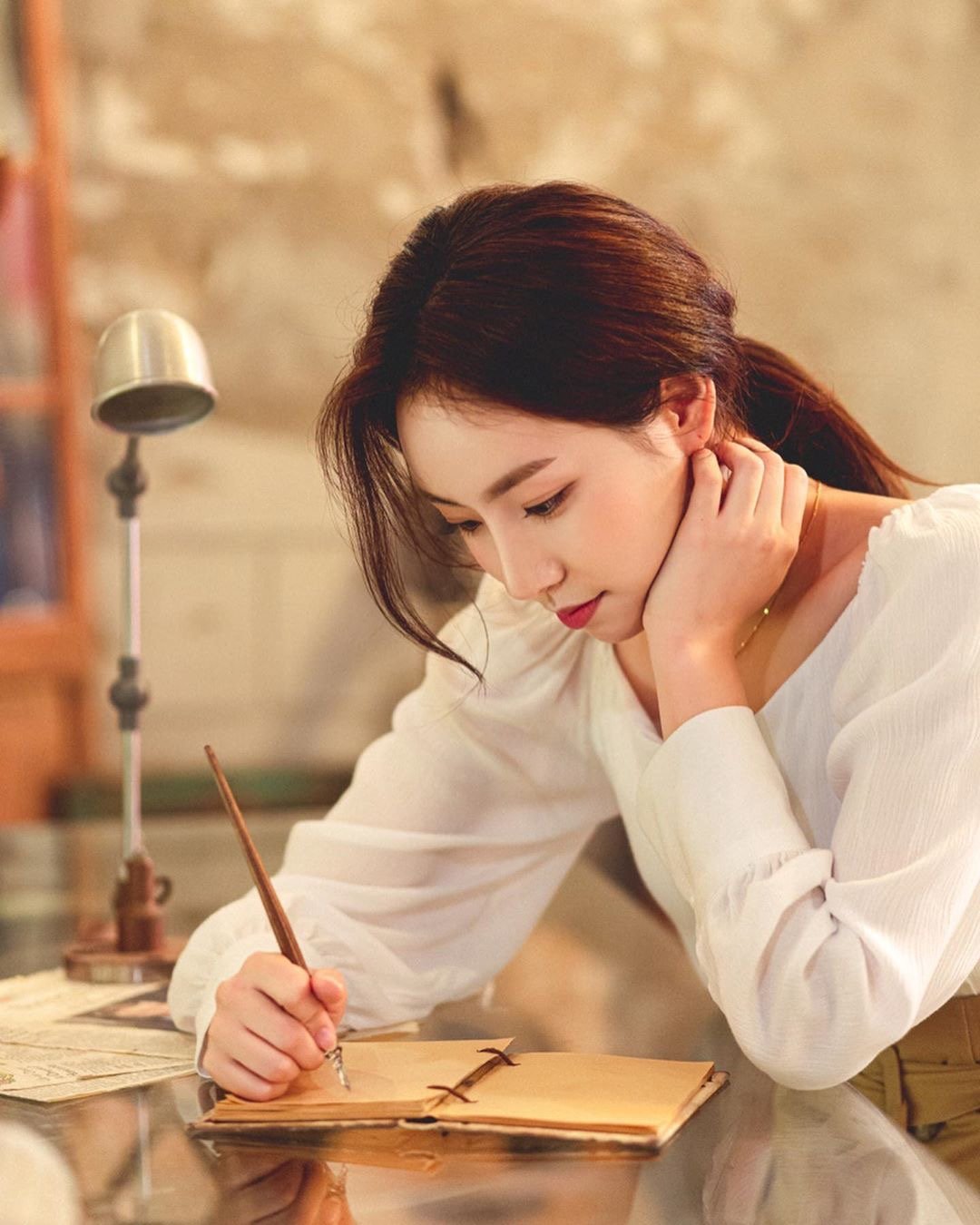 认真学习的女生,最美了.