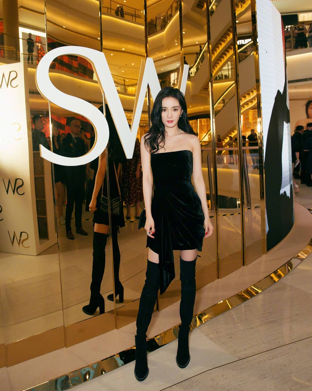 腿精杨幂,美腿吸睛了!