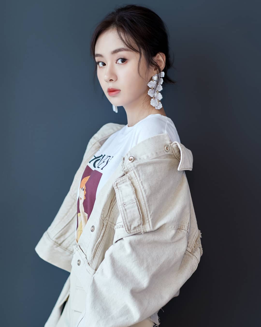 郑合惠子灵动俏丽,光彩照人哦!