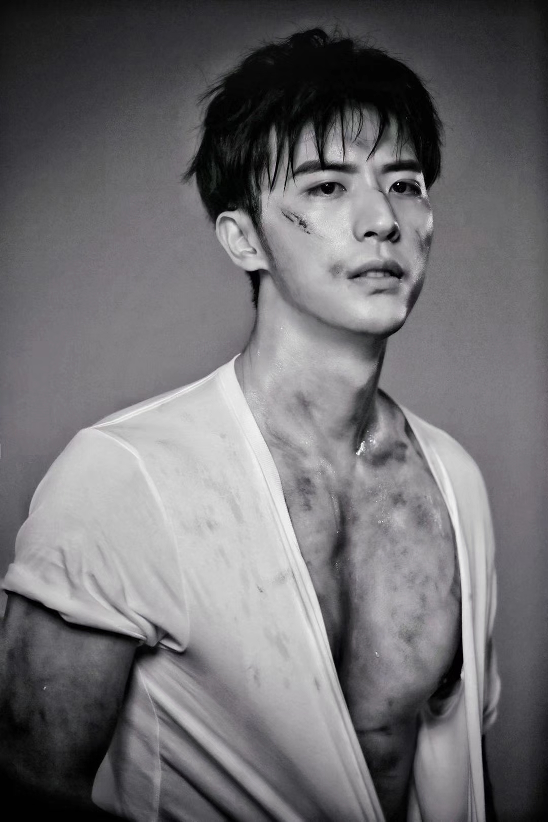 徐开聘钢铁直男写真一改过去霸气总裁形象