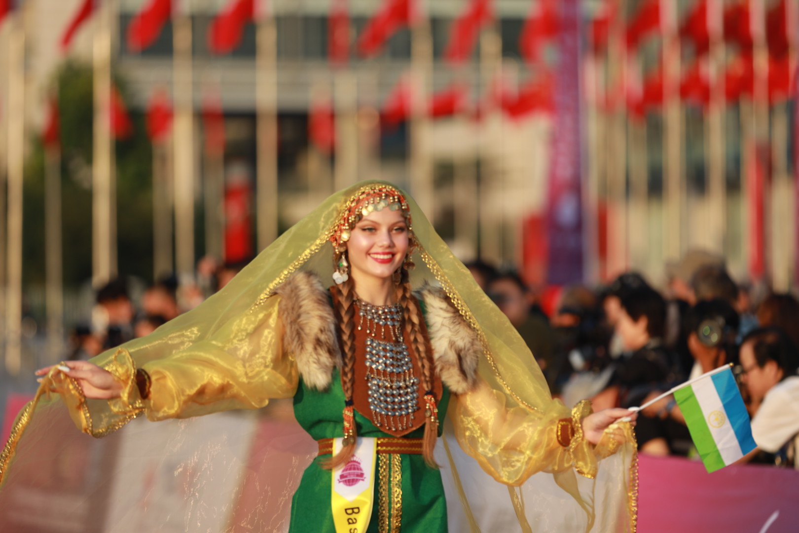 2019世界旅游小姐全球总决赛 身着民族服装的各国佳