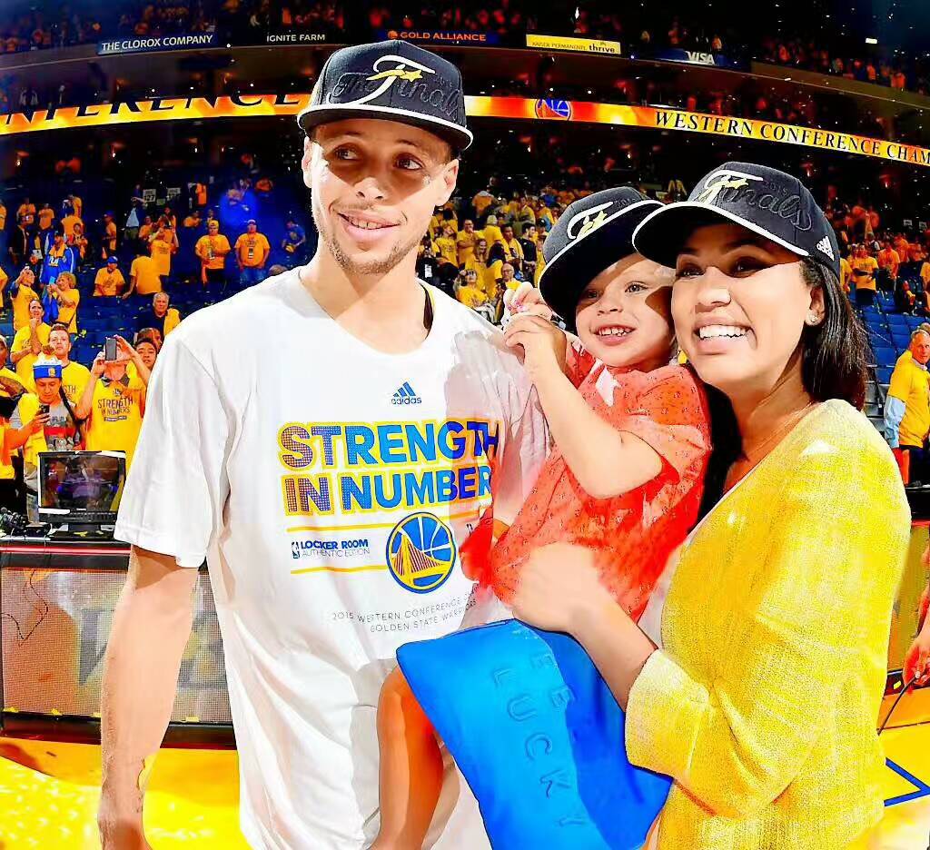 库里幸福的一家