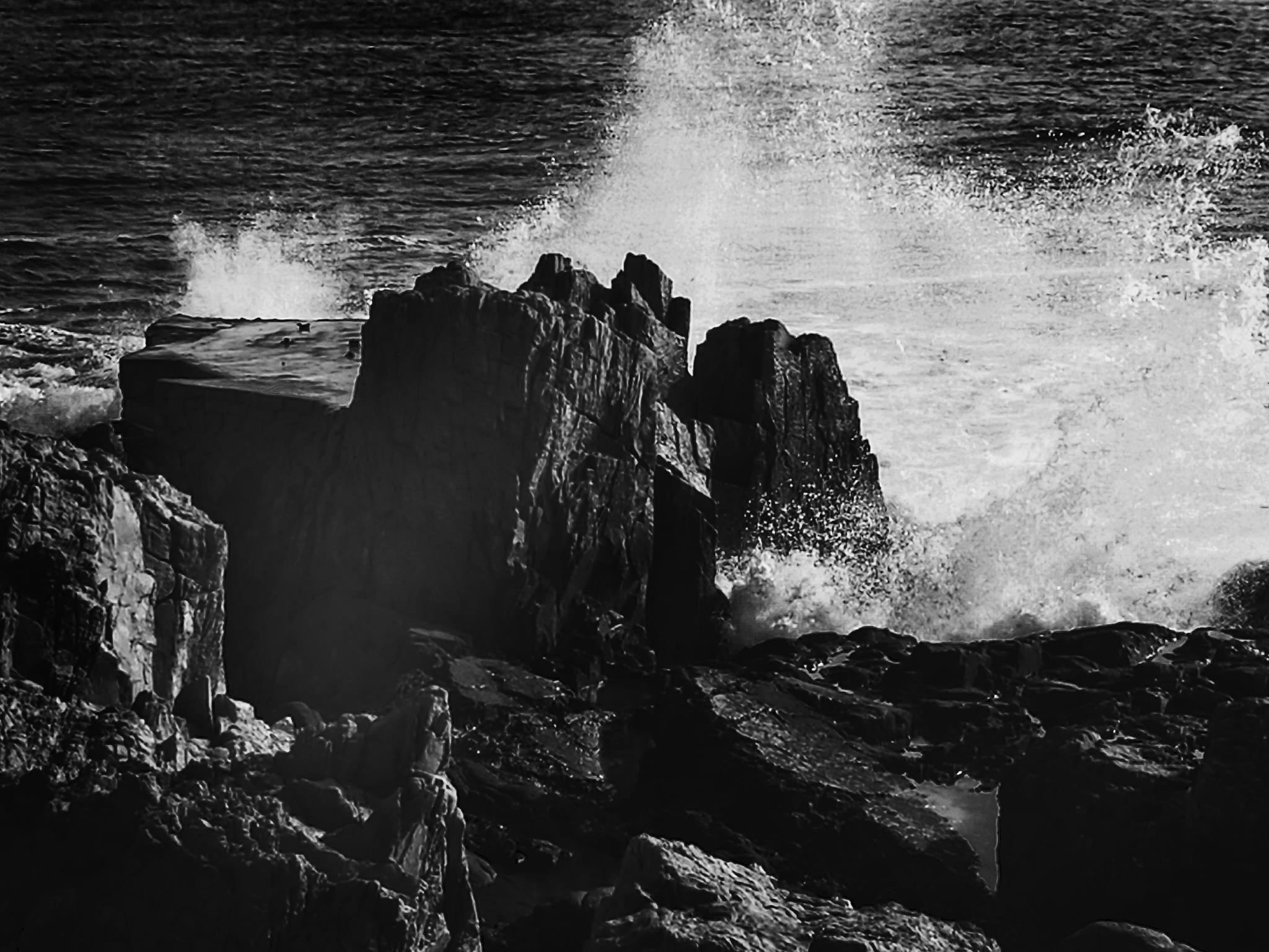 【手机黑白映像】海浪礁石