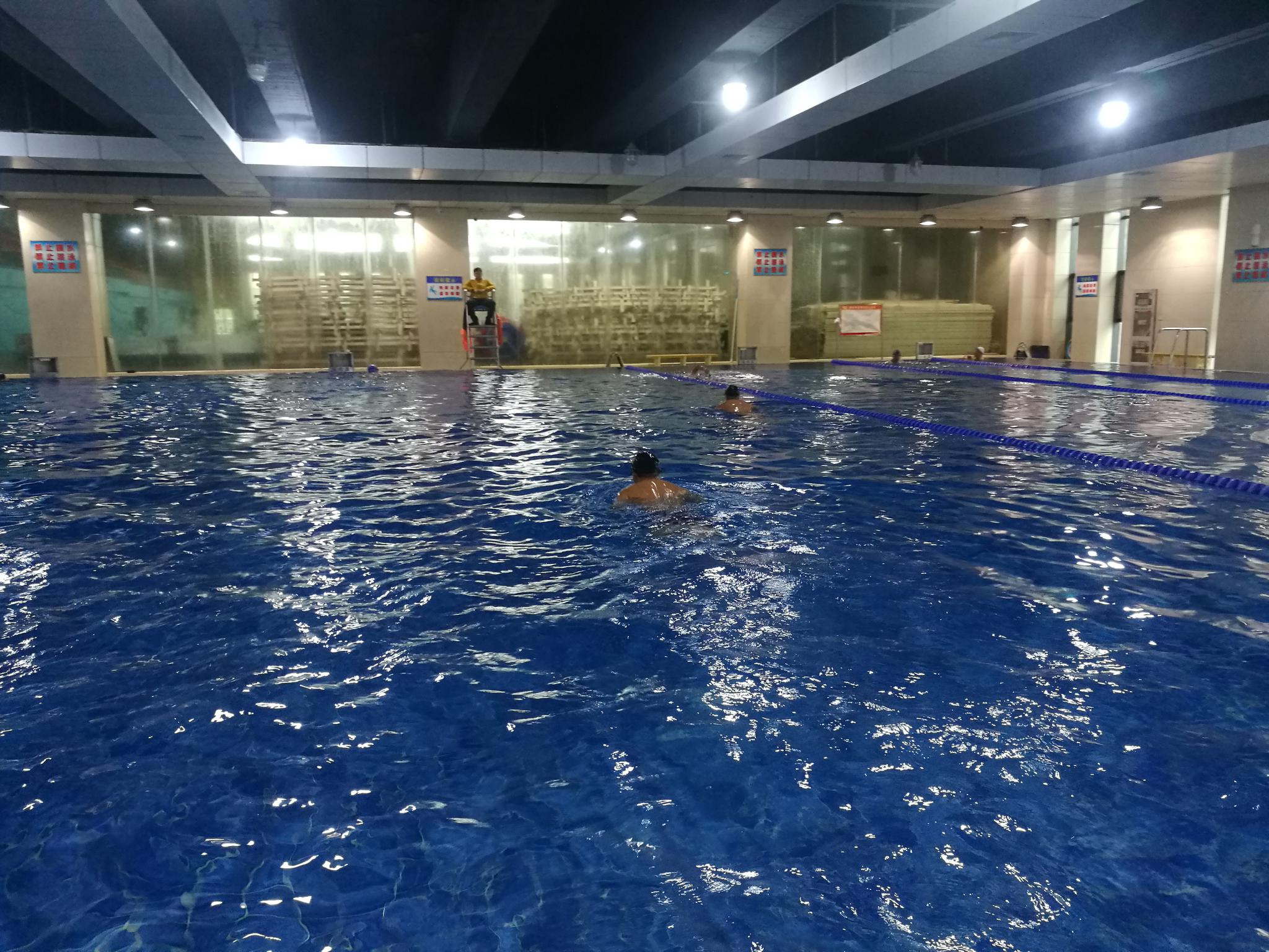 如皋体育局媒体开放日,参观奥体中心游泳馆.