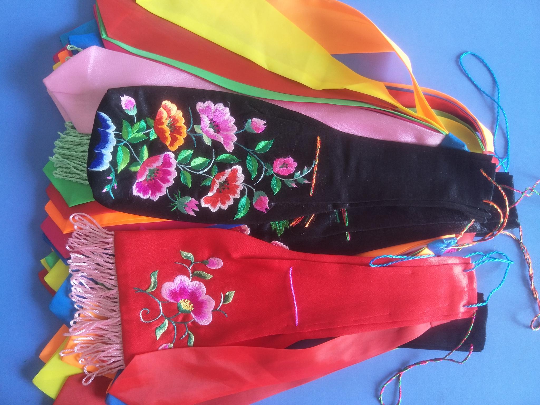 巧夺天工的蒙古族刺绣原创摄影