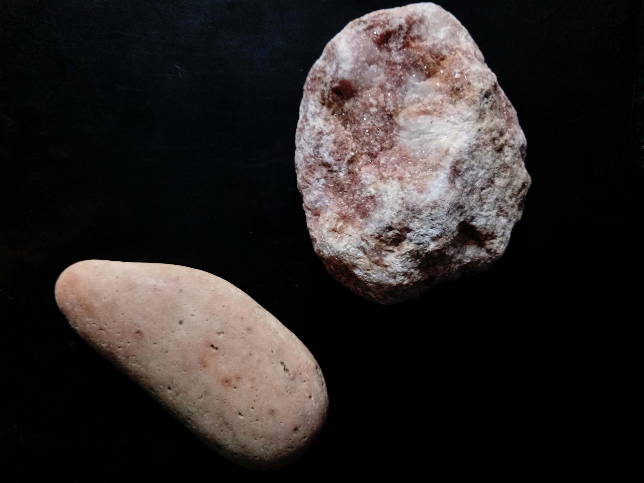 家里有很多可爱的小石头原创摄影