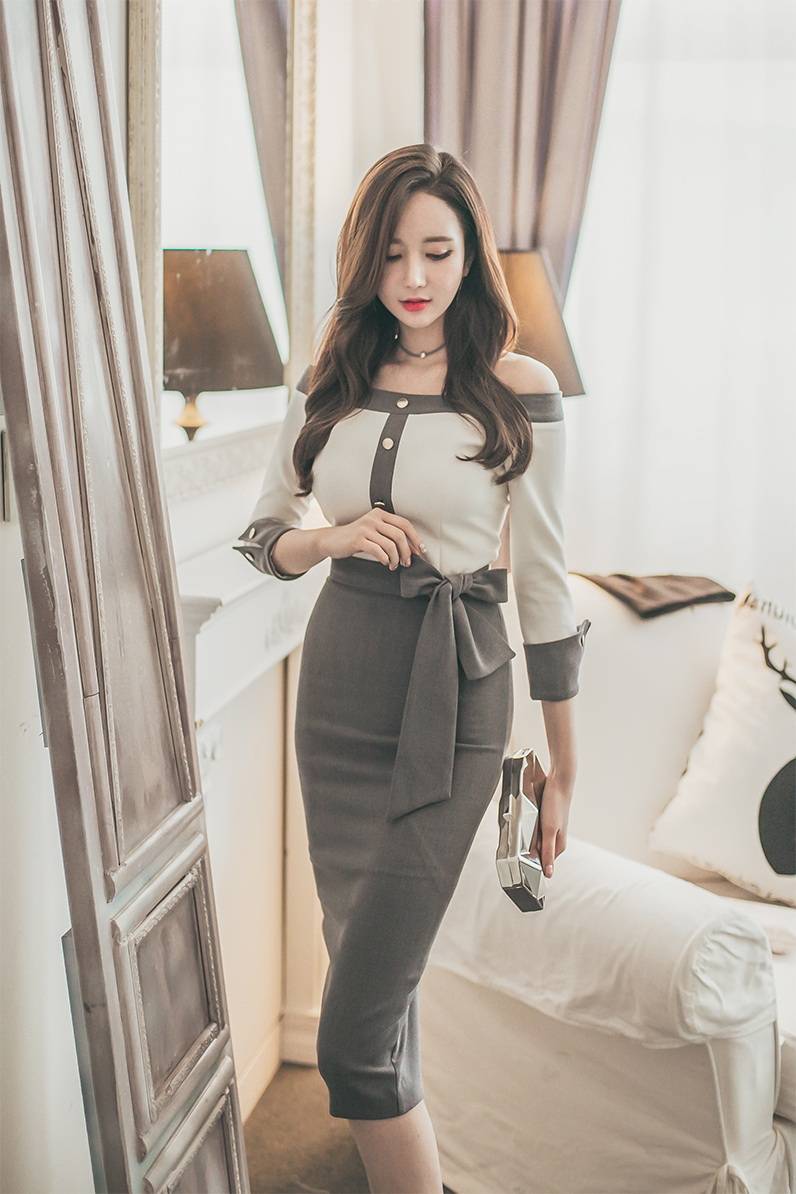 气质优雅的美女无时无刻都散发着女性该有的魅力