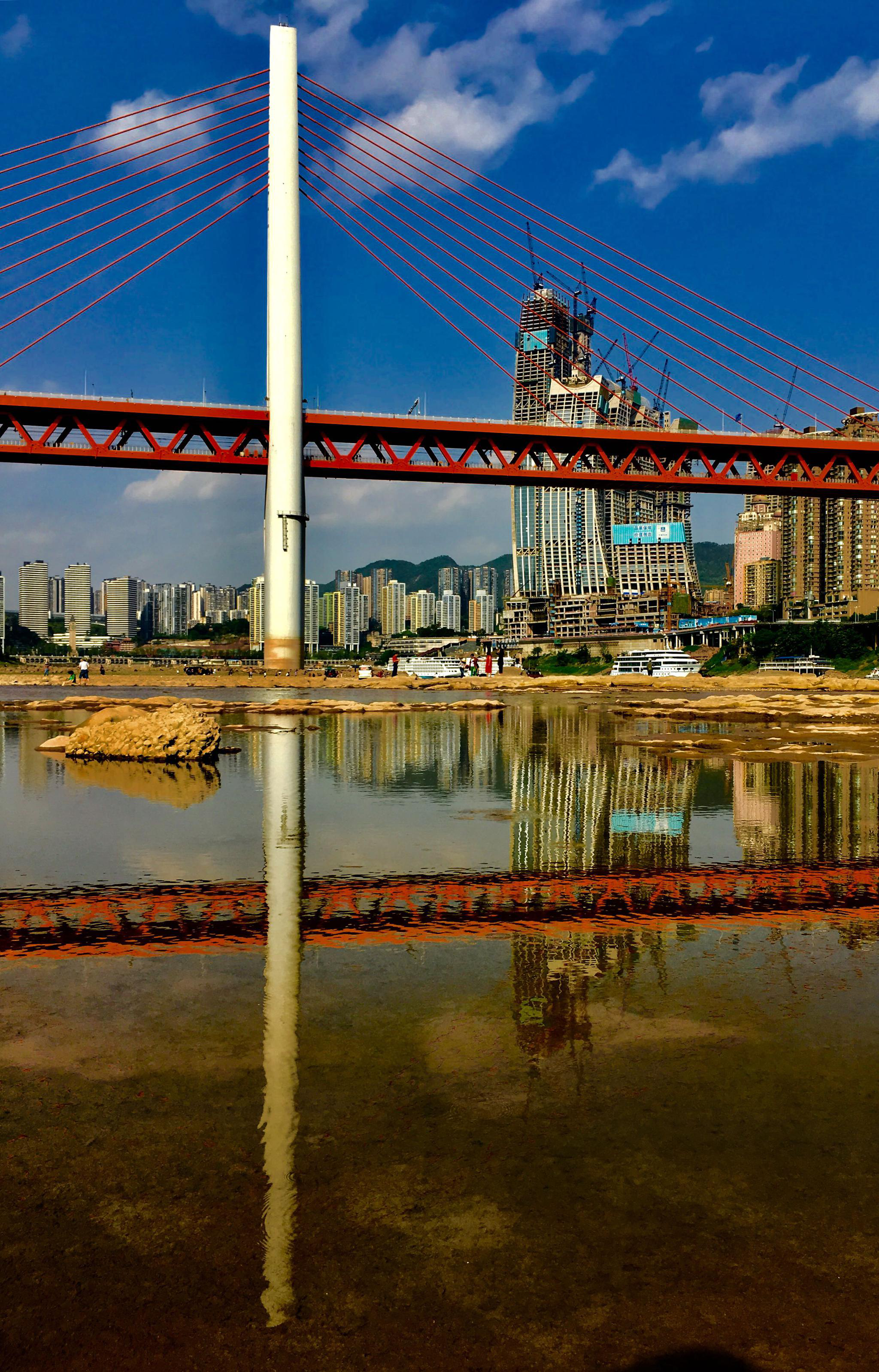 当重庆来福士广场 爱上 嘉陵江千斯门大桥 长存