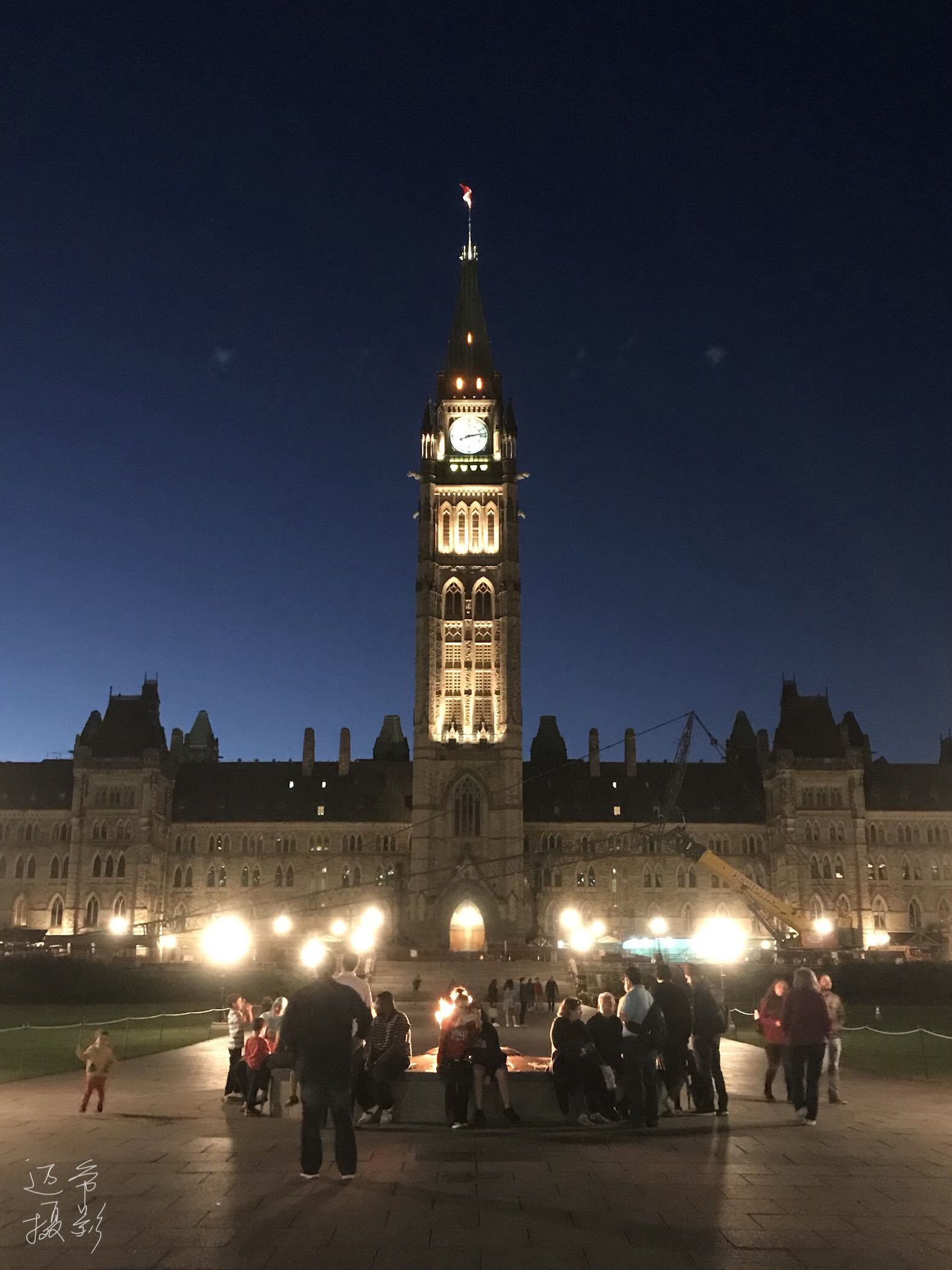 夜幕下的加拿大国会山【手机原创摄影】