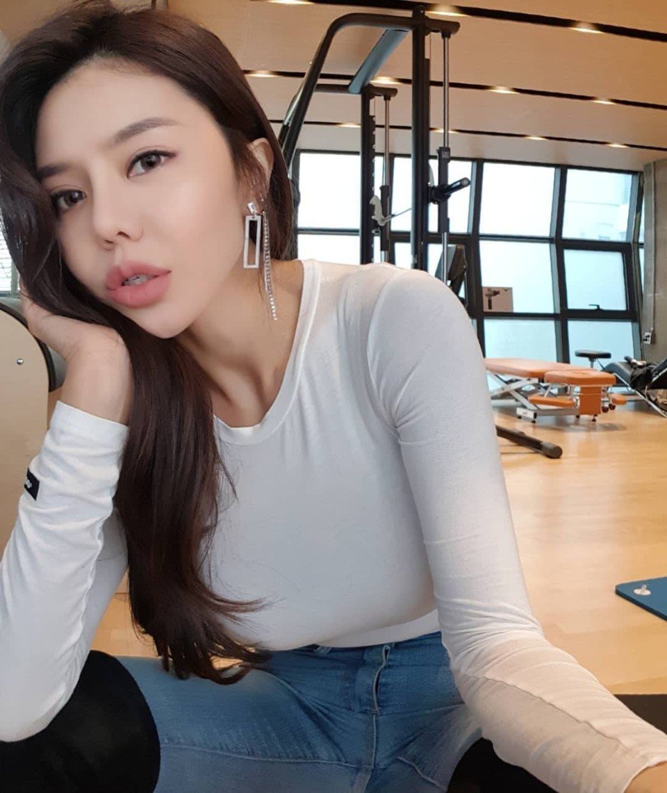 喜欢健身的女生,这好身材觉得不只是说说.