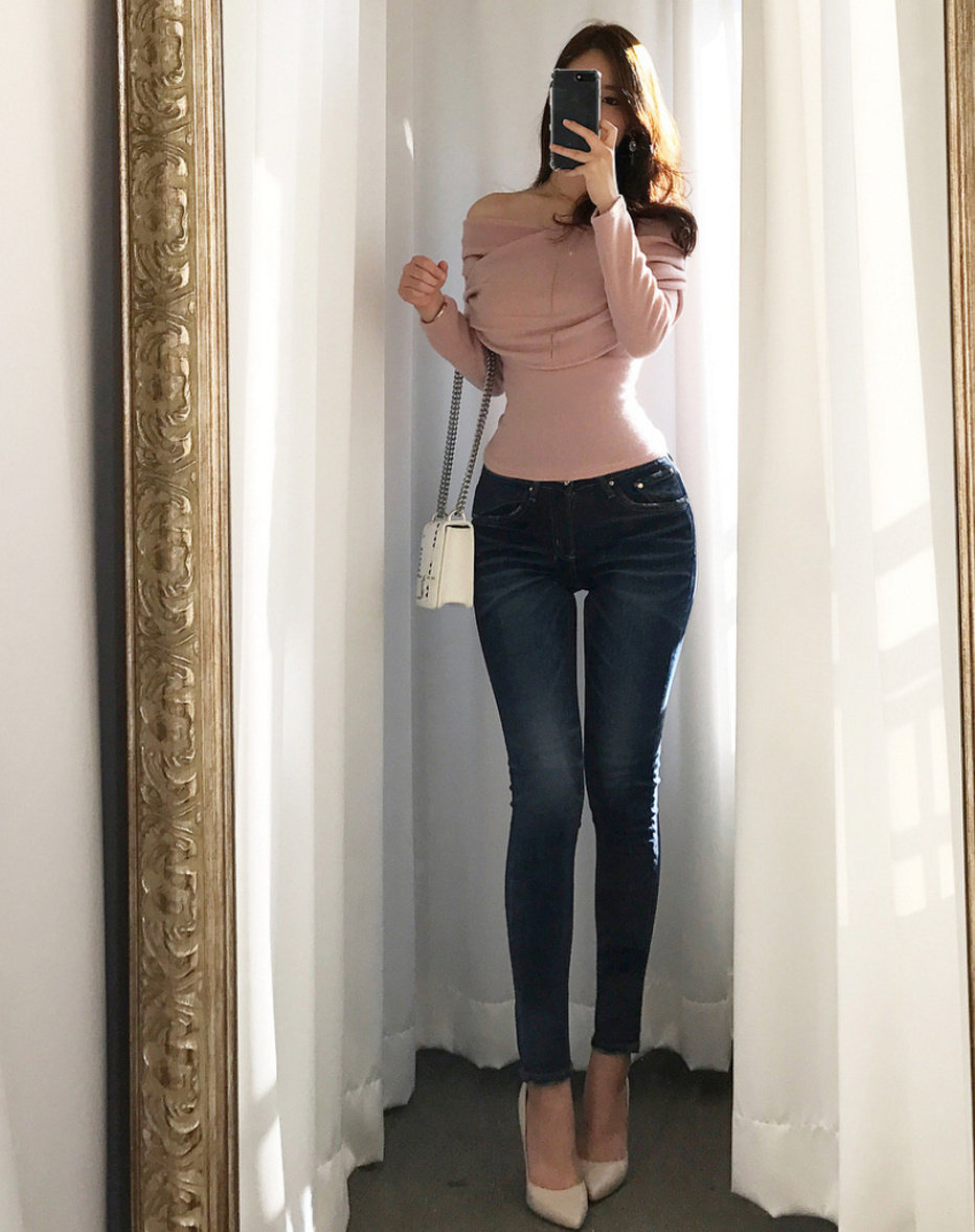 高挑的气质女生,这完美身材太厉害了.