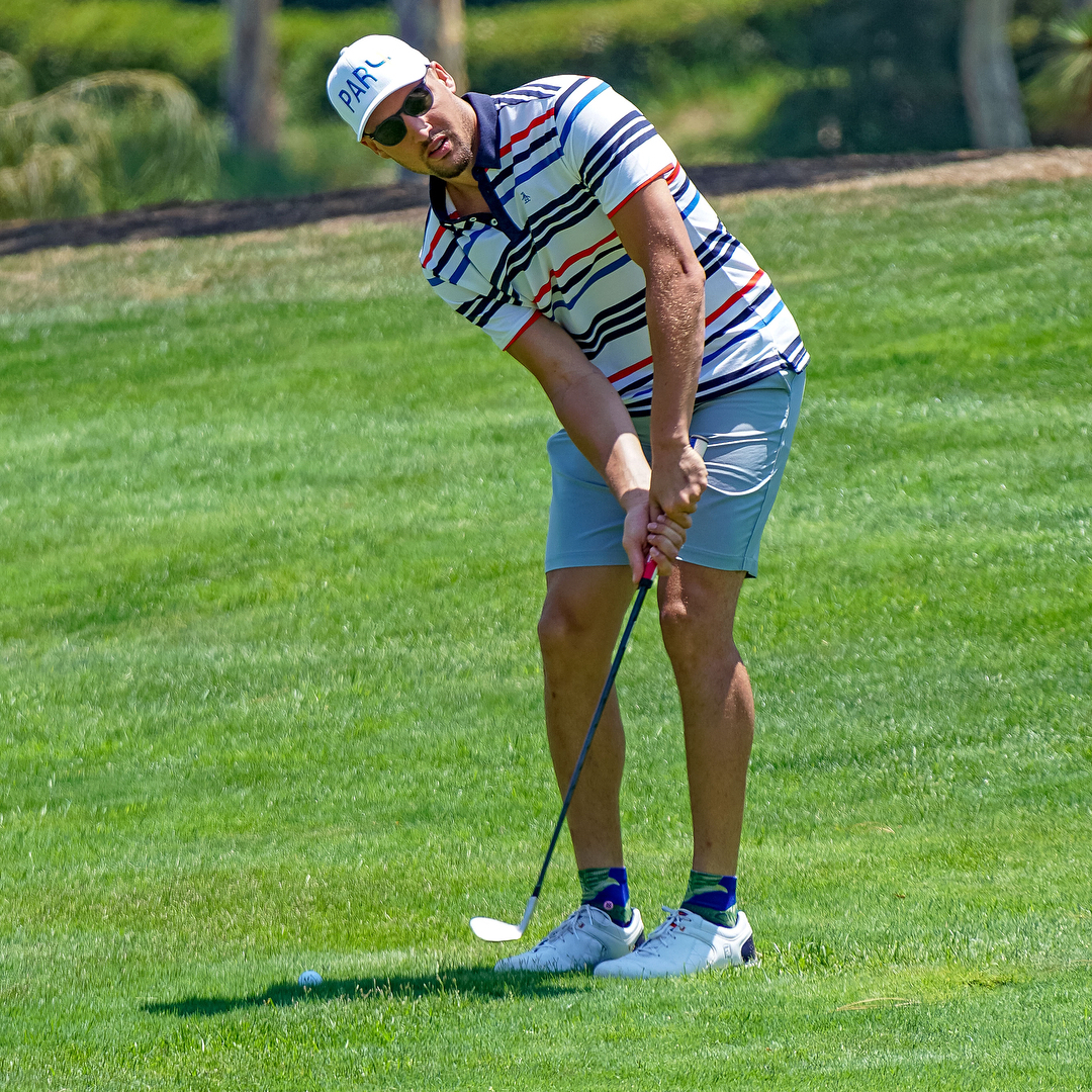 汤普森为高尔夫做准备