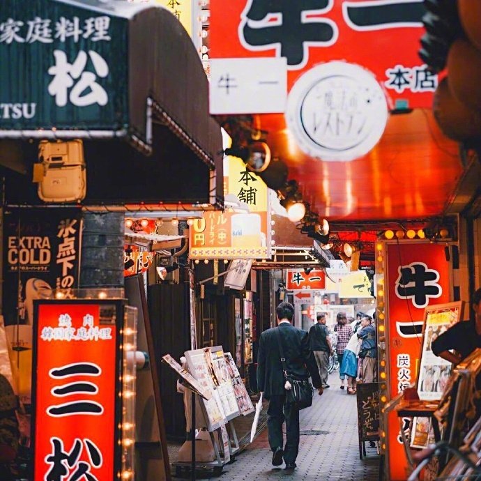 日本的夜晚巷弄街景__财经头条