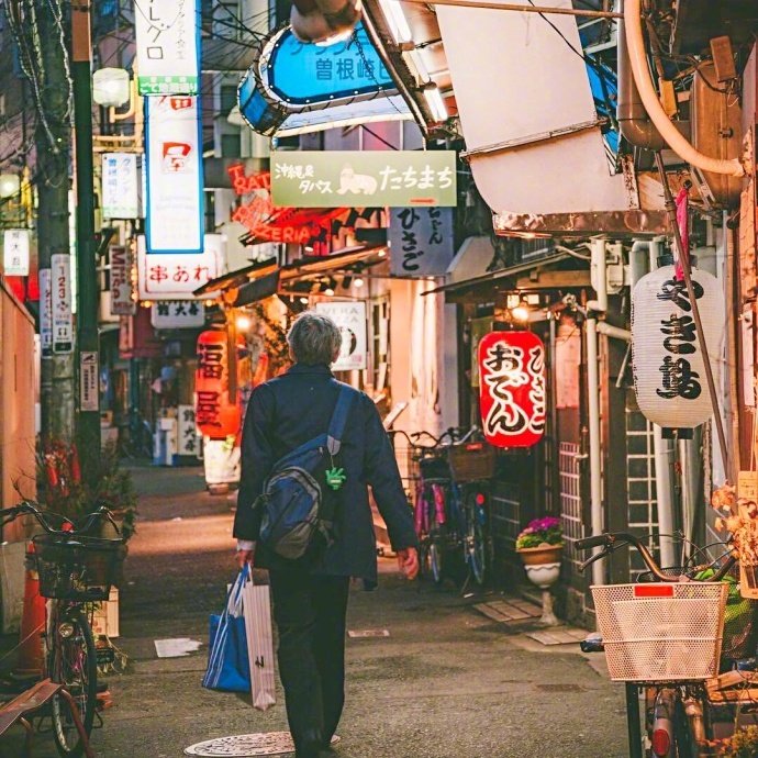 日本的夜晚巷弄街景__财经头条