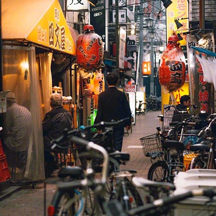 日本的夜晚巷弄街景__财经头条