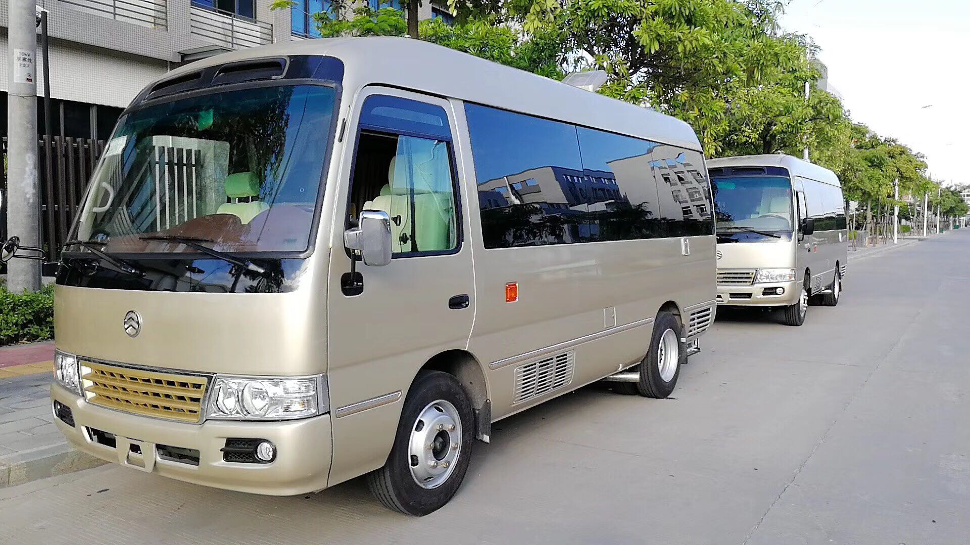 国内首台6at自动档考斯特房车上市!