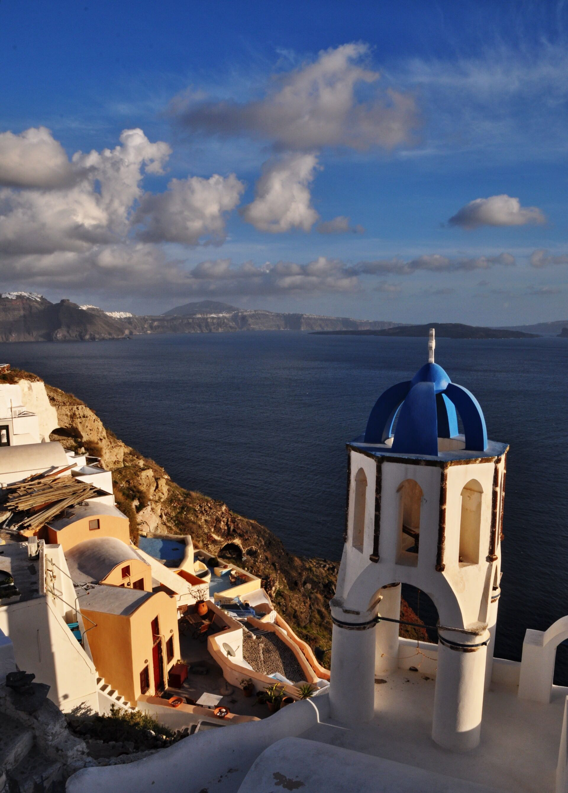 走进美丽的圣托里尼小镇——伊亚