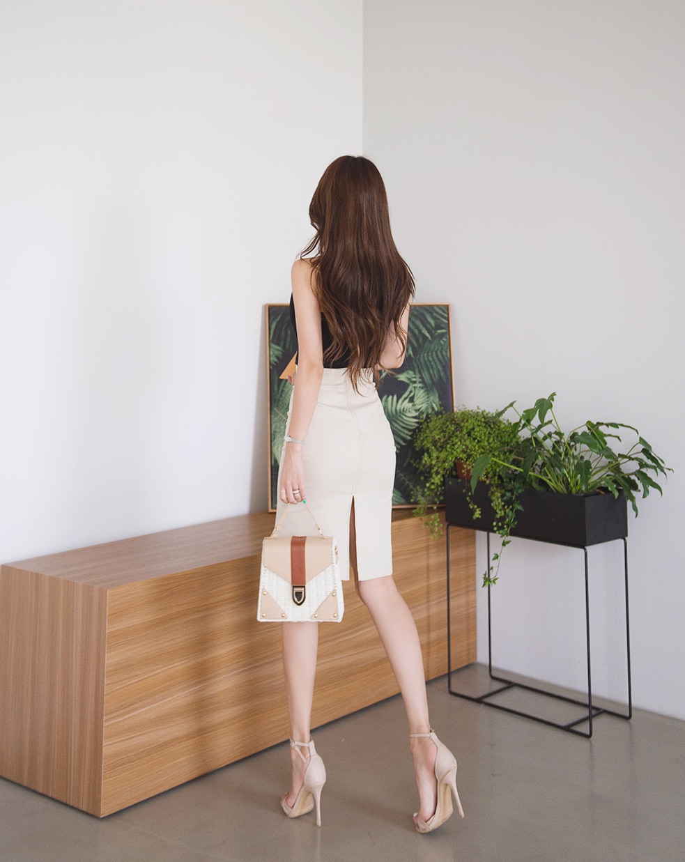 白领美女性感身材大长腿美照