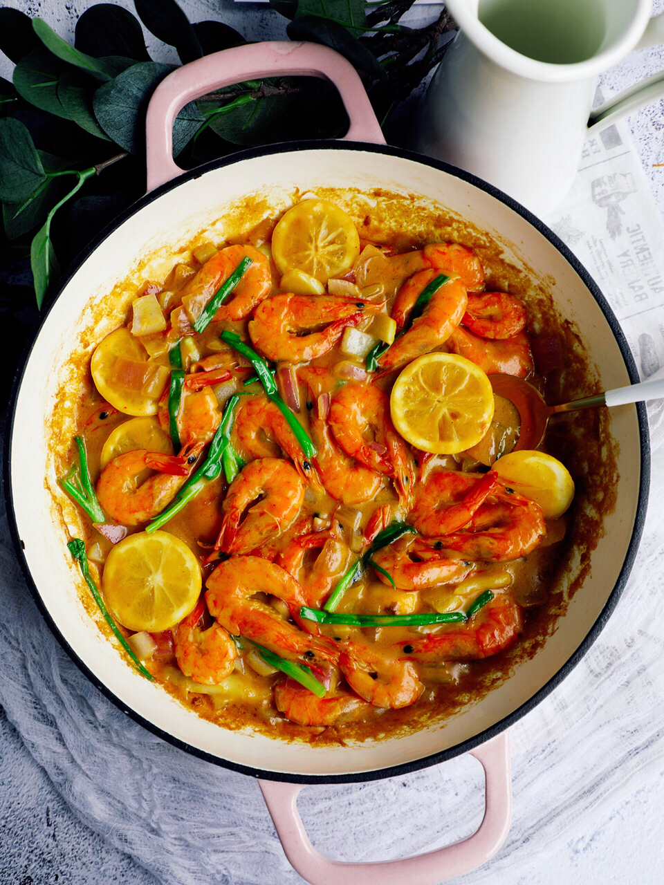 鲜嫩多汁的柠檬咖喱虾,看着都流口水啊.