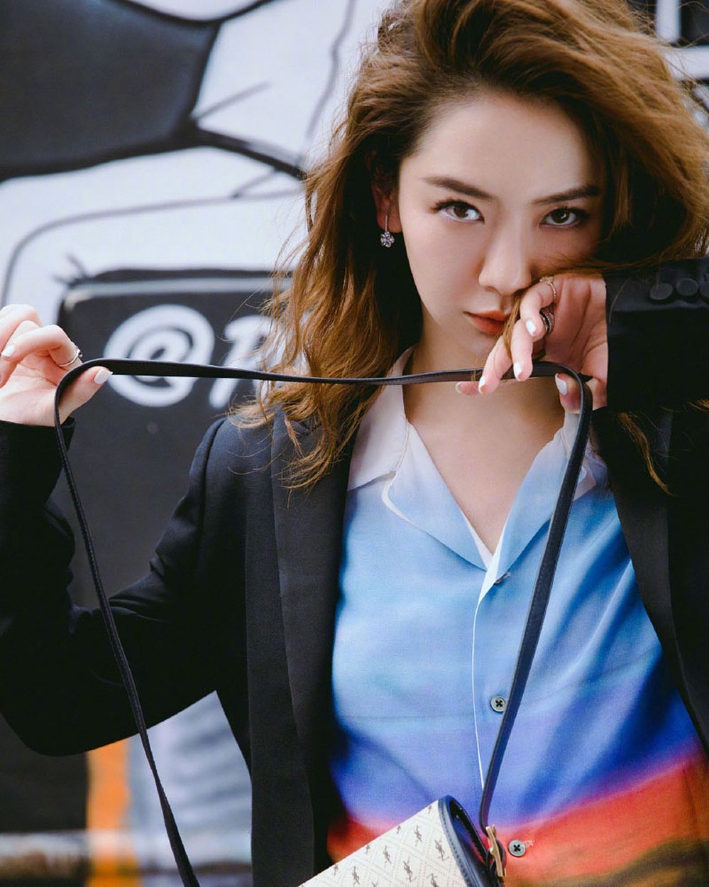 戚薇霸道女总裁范,超a哦!