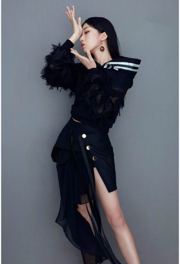 火箭少女101组合最新写真曝光11位青春时尚