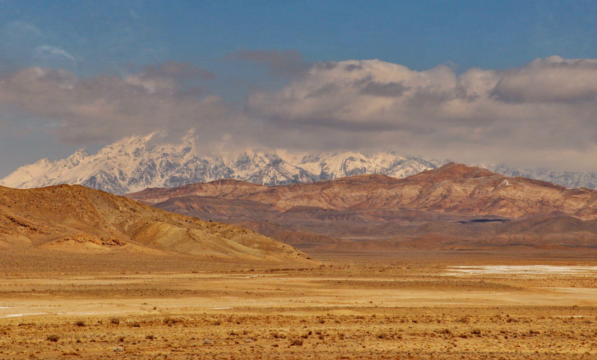 伊朗高原腹地的风光