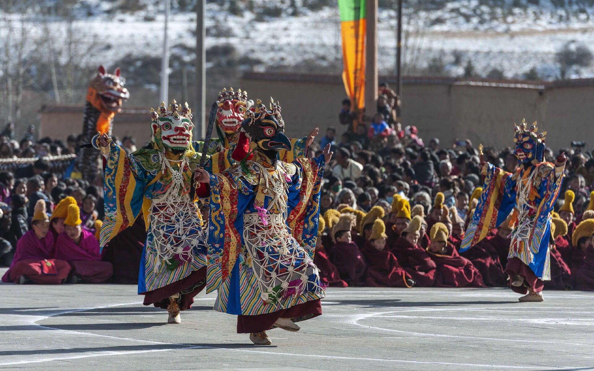 西仓寺亮宝节法舞表演
