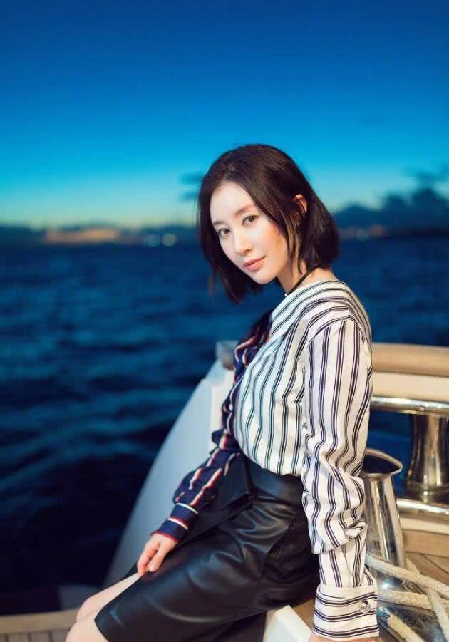 舒畅和胡静有多像,6张照片中混入1张胡静的照片