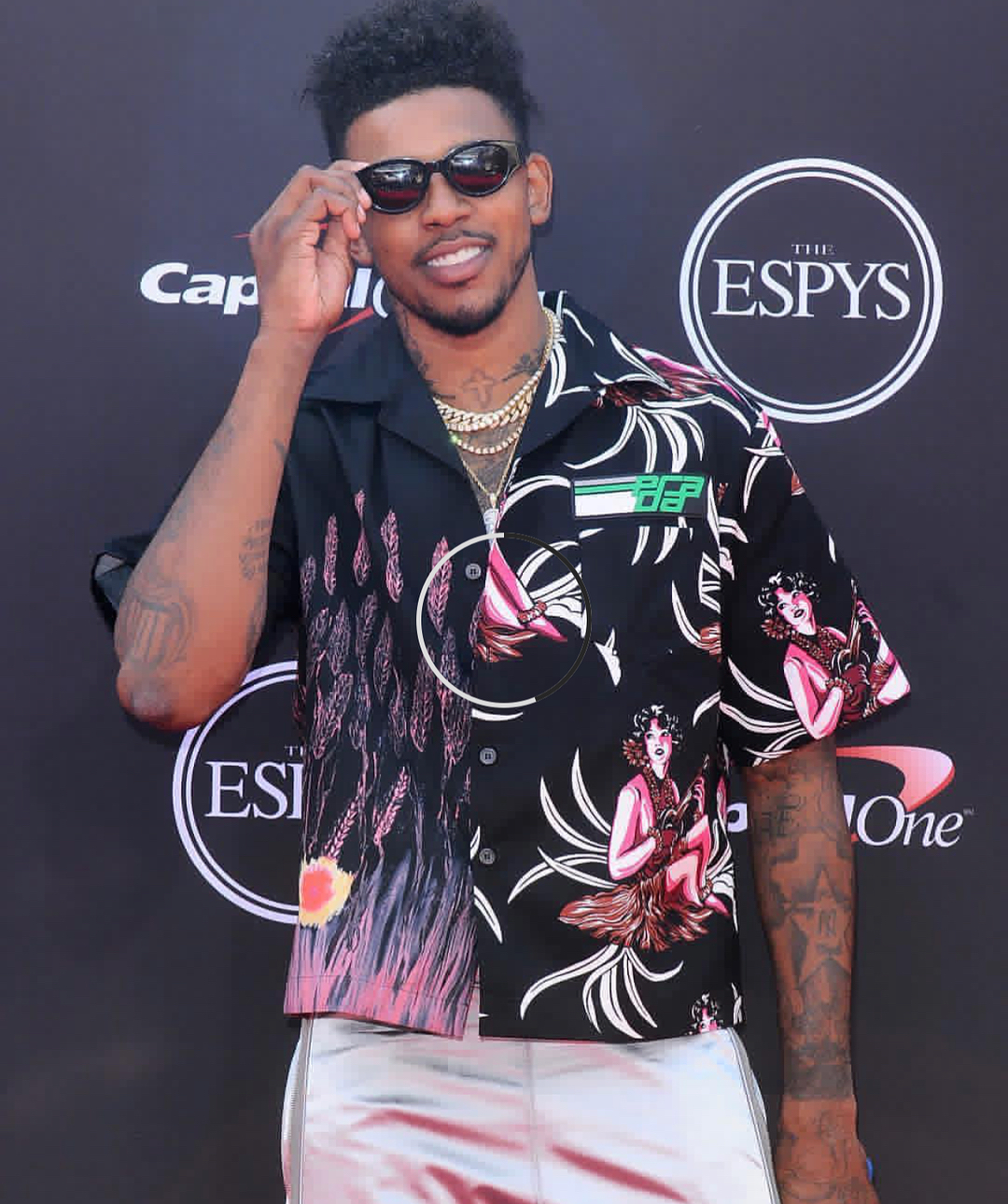 尼克杨今天找到工作了吗?